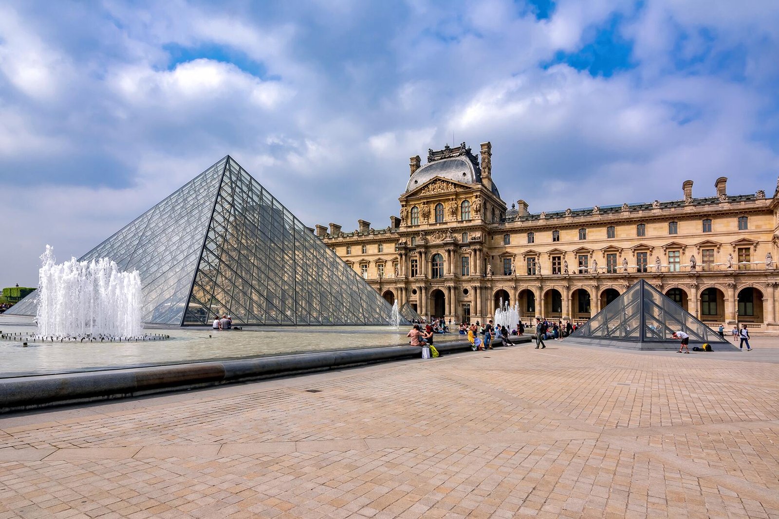 A Day at Louvre Museum: Everything You Should Know